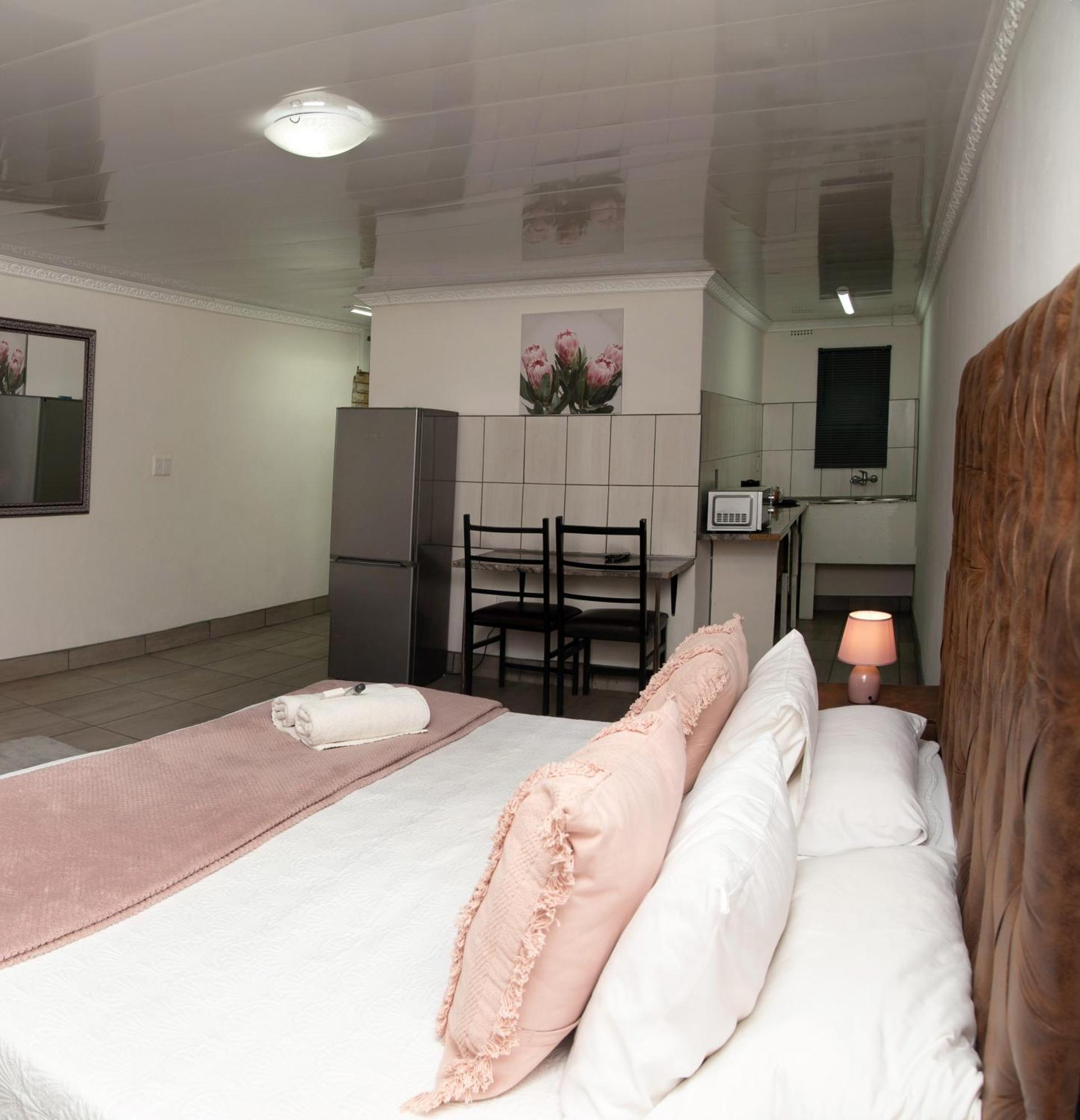 Gold Guest & Conference Bed and Breakfast Welkom Eksteriør billede